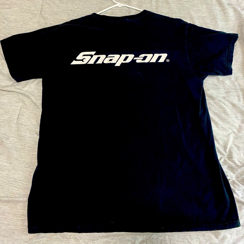 Men’s Large Snap-On T-Shirt